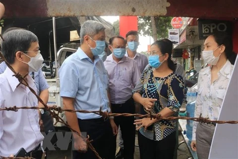 Inspeccionan labores preventivas de COVID-19 en Ciudad Ho Chi Minh