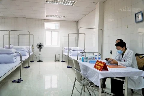 Aplican vacuna contra COVID-19 en segunda fase de ensayo clínico en provincia vietnamita