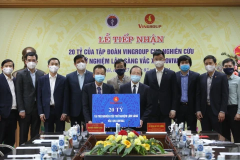 Ofrecen asistencia financiera a ensayos clínicos de vacuna vietnamita contra COVID-19 