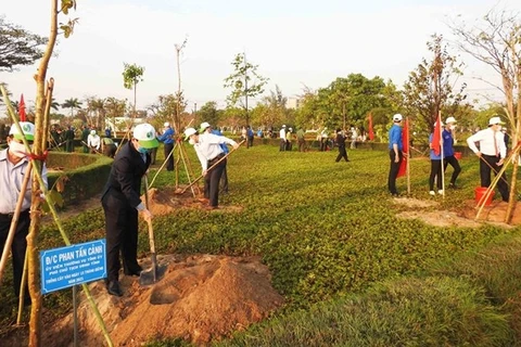 Lanzan en provincia vietnamita movimiento de siembra de árboles