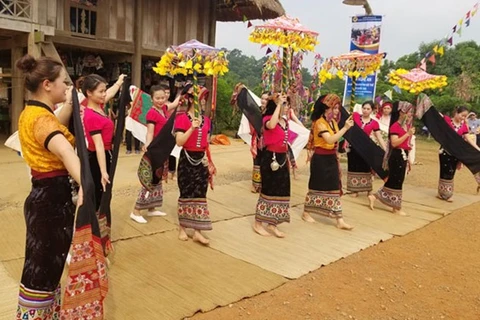 Honran en Vietnam cultura de minorías étnicas en ocasión del Día Internacional de la Mujer