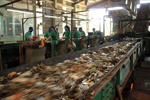 Vietnam y Japón intercambian experiencias en tratamiento de residuos