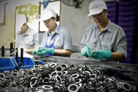 Vietnam por acelerar el desarrollo de las industrias auxiliares