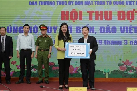 Recaudan en Hanoi fondos a favor de zonas marítimas e insulares de Vietnam 