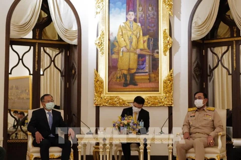 Premier de Tailandia resalta asociación estratégica con Vietnam 