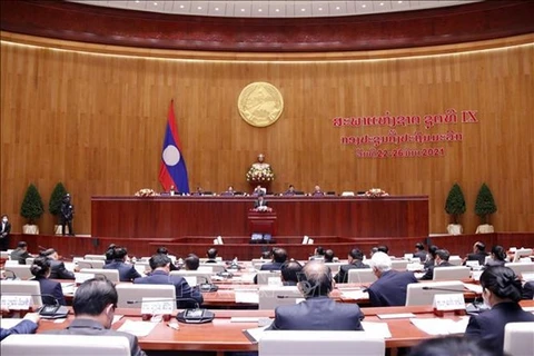 Felicita Vietnam a recién elegidos dirigentes de Laos