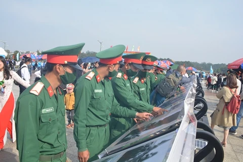 Presentan al público de Lam Dong la tradición heroica de las generaciones jóvenes vietnamitas