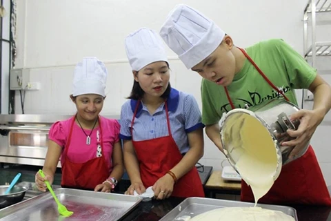 Ofrecerán a padres en Vietnam siete mil manuales sobre el cuidado a los niños con autismo
