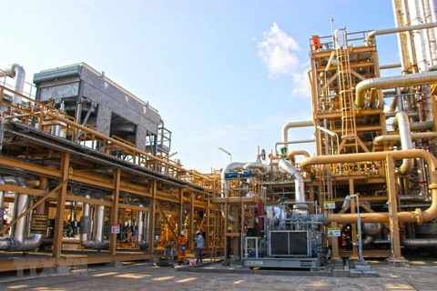 Desarrollan complejo de Ca Mau en centro de industria de petróleo y gas de Vietnam