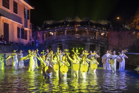 Artes escénicas propician recuperación turística de casco patrimonial en Vietnam