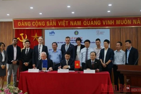 Agilizan asociación público-privada por comercio sostenible de pimienta de Vietnam 