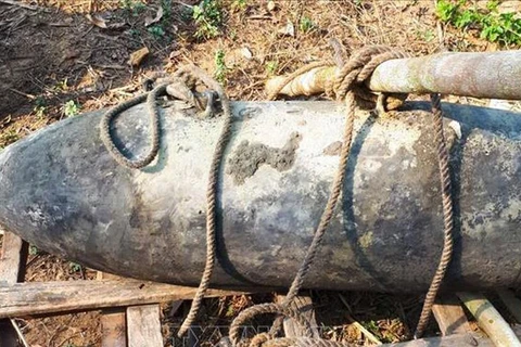 Desactivan en Vietnam bomba remanente de guerra de 113 kilogramos