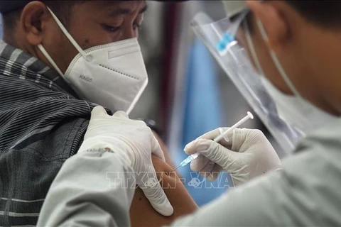 Banco regional apoya a Indonesia en compra de vacunas contra el COVID-19