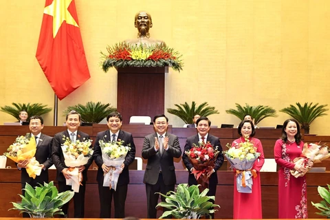 Eligen a cinco miembros del Comité Permanente del Parlamento vietnamita