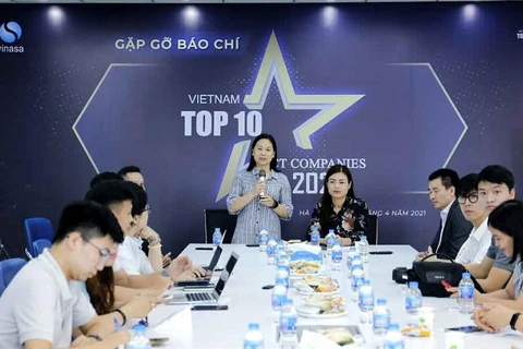 Lanzan programa de 10 empresas vietnamitas líderes de informática 