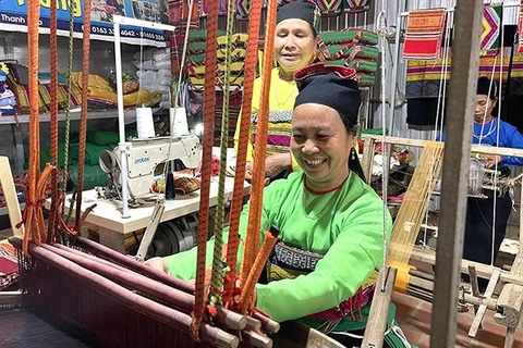 Provincia vietnamita de Thanh Hoa por impulsar programa “Cada comuna, un producto”