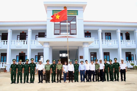 Inspeccionan preparativos para elección de diputados en distrito insular vietnamita de Truong Sa