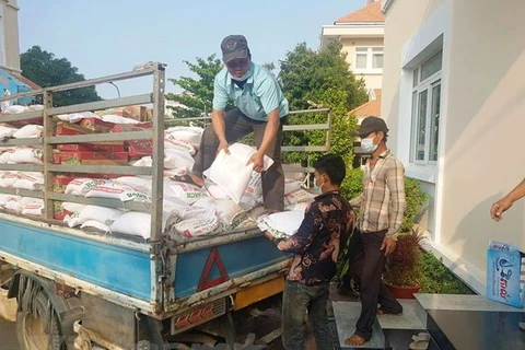 COVID-19: Ofrecen ayuda a vietnamitas residentes en Camboya 