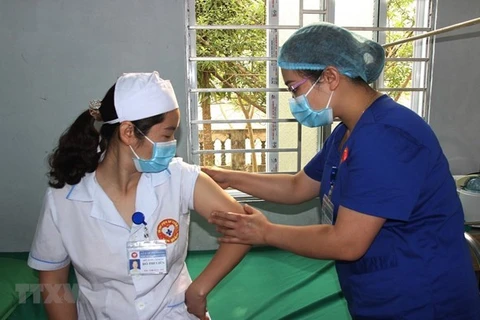 Provincia vietnamita de Binh Duong por comprar millones de dosis de vacunas antiCOVID-19