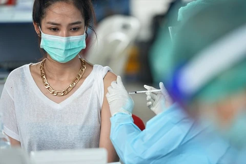 Tailandia emplea AstraZeneca como vacuna principal contra el COVID-19