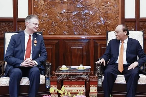 Presidente vietnamita aprecia los aportes del embajador estadounidense