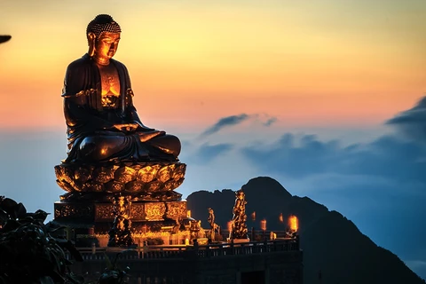 Vietnam logra récord Guinness por la estatua de Buda ubicada en lugar más alto de Asia