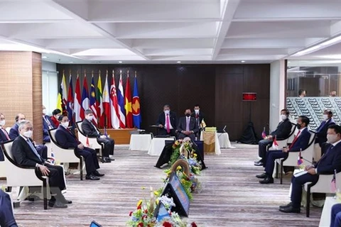 Dirigentes de la ASEAN debaten la situación de Myanmar