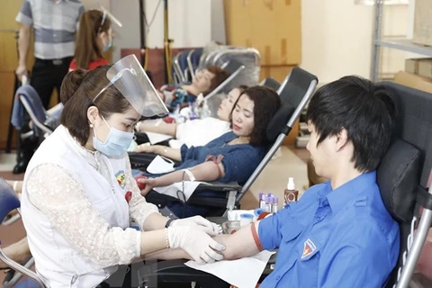 Llaman en Vietnam a donación de sangre ante escasez por pandemia