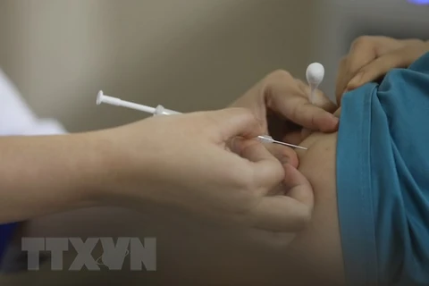 Llegan a Vietnam casi 1,7 millones de dosis de vacuna contra COVID-19