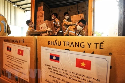 Vietnam continúa ofreciendo asistencia a laosianos afectados por el COVID-19