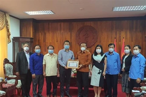 Comunidad vietnamita en Laos se une al gobierno local en lucha contra el COVID-19