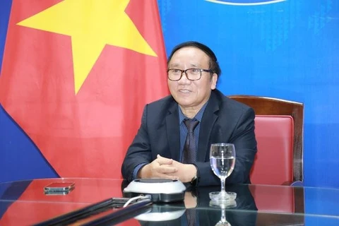 Coloquio poético elogia pensamiento y personalidad de Presidente Ho Chi Minh