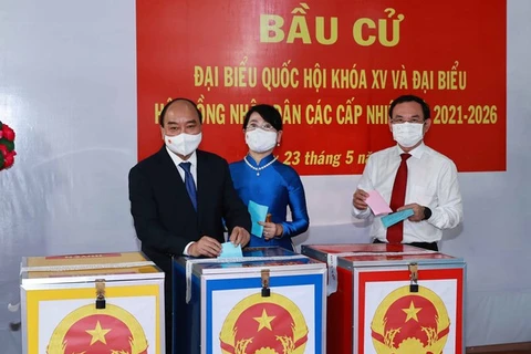 Presidente de Vietnam emite voto en Ciudad Ho Chi Minh 