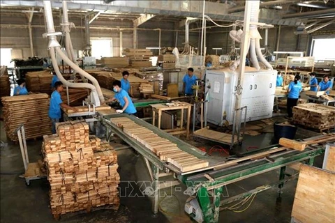 Exportaciones madereras de Vietnam aumentan 50,5 por ciento entre enero y abril