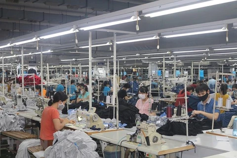 Inversiones en parques industriales y zonas económicas de Vietnam aumentan más de 10 por ciento