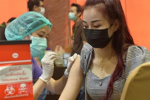 AstraZeneca entrega 1,8 millones de dosis de vacunas contra COVID-19 a Tailandia