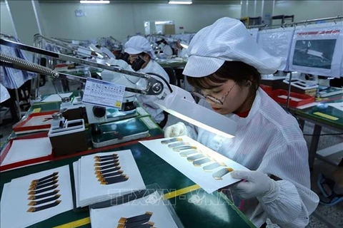 Crece índice de producción industrial de Vietnam en medio del COVID-19
