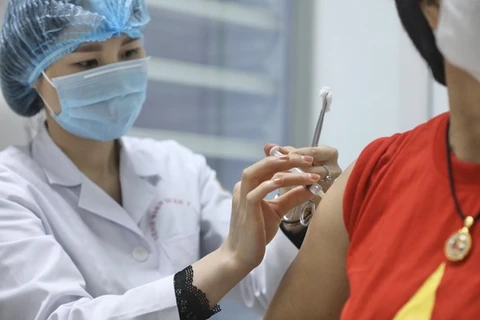 Iniciarán mañana última fase de ensayo de vacuna antiCOVID-19 “hecha en Vietnam” 