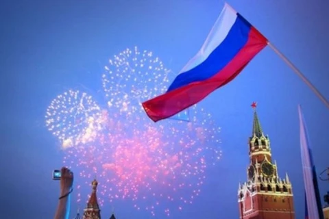 Felicita Vietnam el Día de Rusia 