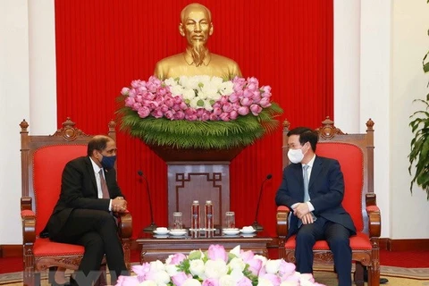 Vietnam considera importante la cooperación con Singapur 