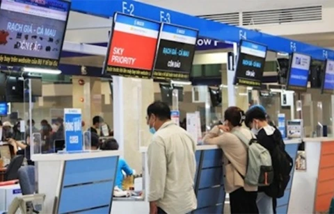 Adoptan nuevas normas para pasajeros extranjeros en vuelos domésticos en Vietnam