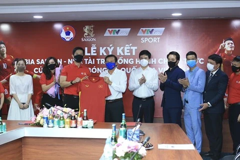Empresa SABECO patrocinará a las selecciones nacionales de fútbol de Vietnam