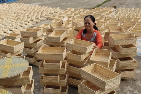Vietnam reporta alza en exportaciones de ratán, bambú, juncia y alfombra