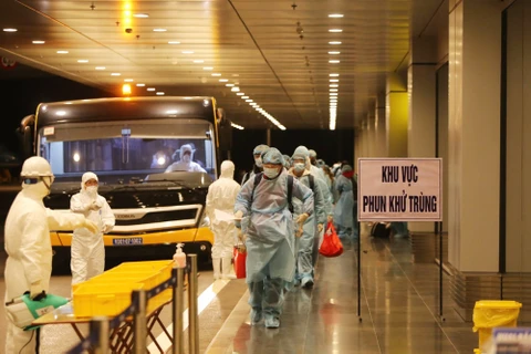 Vietnam considera cuarentena de siete días para los vacunados contra COVID-19