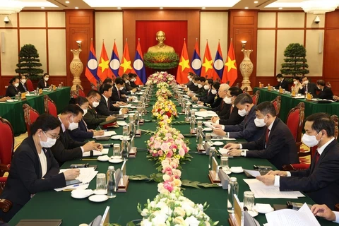 Ratifican compromiso de enriquecer relaciones especiales Vietnam-Laos 