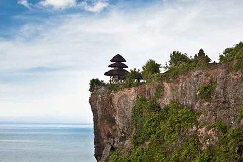 Suspenden plan de reabrir Bali para turistas debido a COVID-19