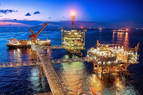Empresa petrolera de Vietnam sobrecumple metas de ingresos