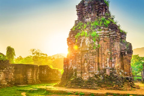 Aceleran la restauración de torres en santuario patrimonial vietnamita de My Son