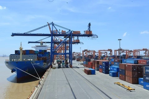 Recurren exportadores vietnamitas al mercado nacional en medio del COVID-19