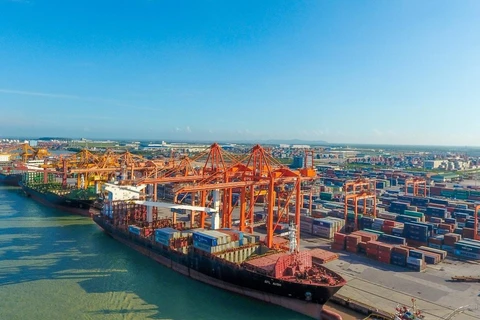 Aumenta volumen de mercancías despachadas por puertos marítimos de Vietnam 